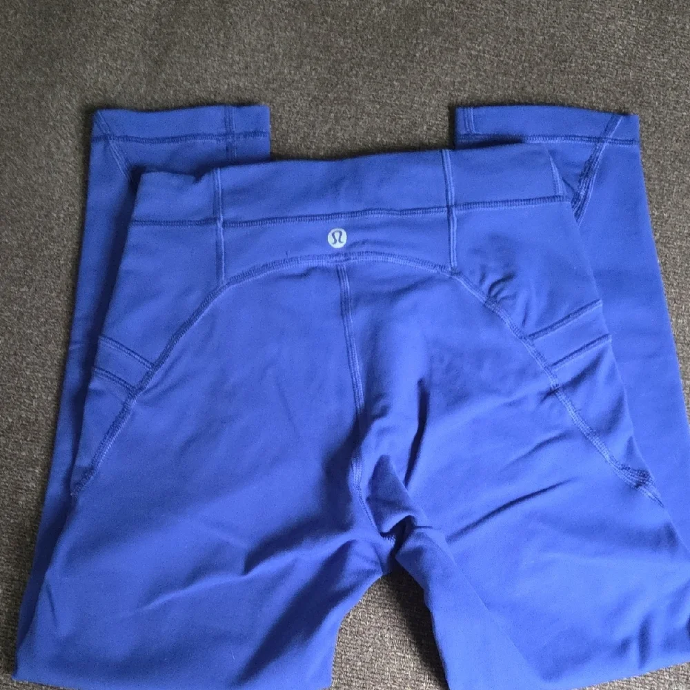 lululemon athletica Blue Free Flow crop Leggings Size 4 - Picture 2 of 5
